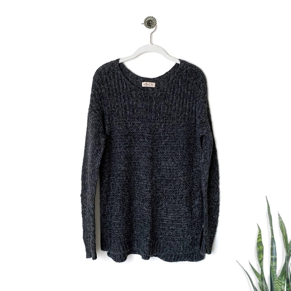 Hollister Sweater - M/L - Picture 2 of 6